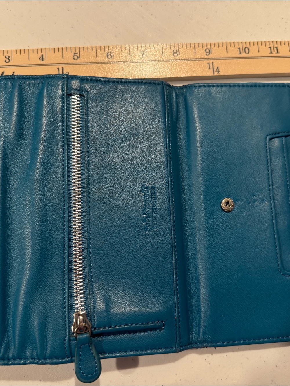 Safe Keeper genuine Teal Leather Zip Wallet